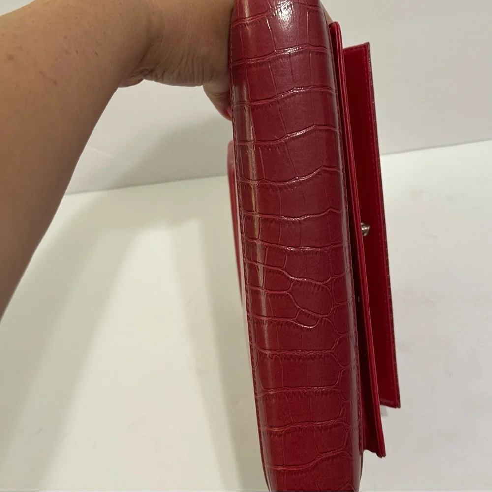 Franklin Covey Red 365 Binder with Textured Accent faux leather